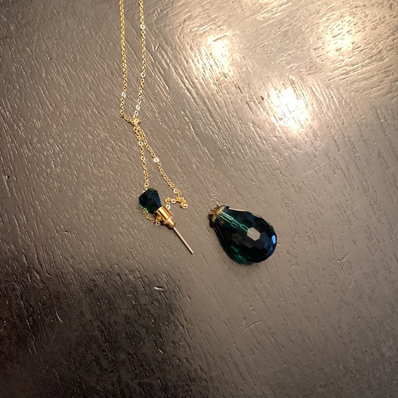 Perfume holder necklace - Picture 4 of 6